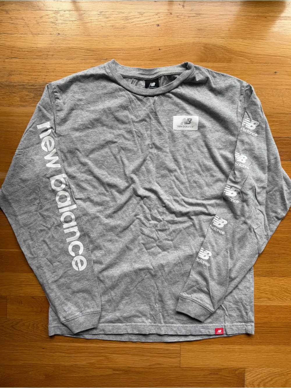 Men's New Balance Gray Long Sleeve Graphic Logo Shirt - Size Medium